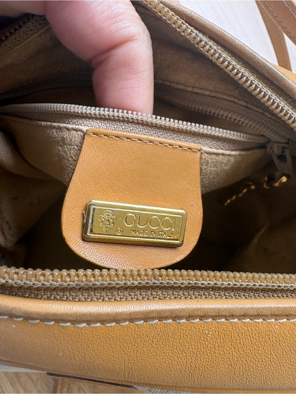 Vintage Gucci Micro GG barrel crossbody bag - Picture 3 of 10